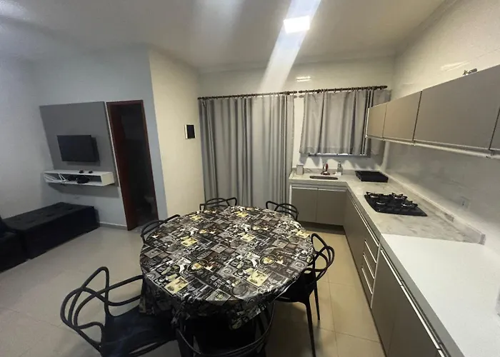 Apartamento aconchegante em frente à praia. Ubatuba